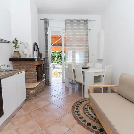 Deluxe Eclissi Sul Mare 30mt Dal Mare Апартаменты *