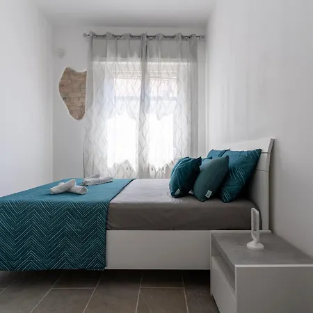 Deluxe Eclissi Sul Mare 30mt Dal Mare Апартаменты *